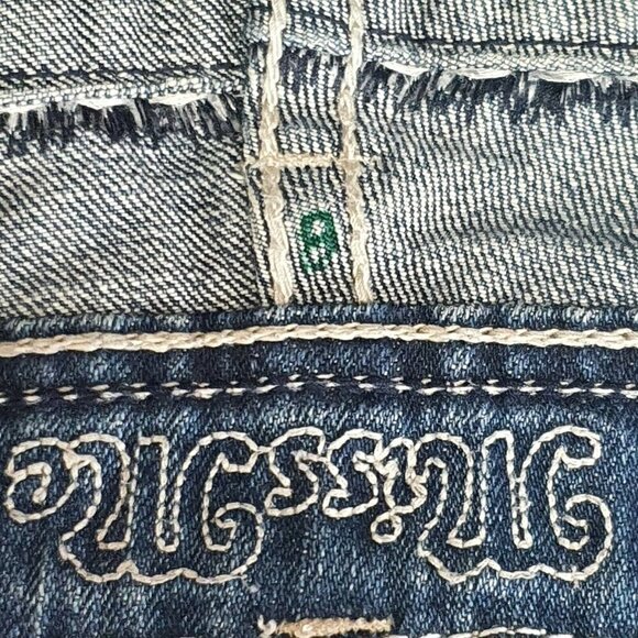 Miss Me Womens Distressed Boyfriend Capri Jeans Cropped Bling Size 28 JPB5014 - Picture 10 of 12